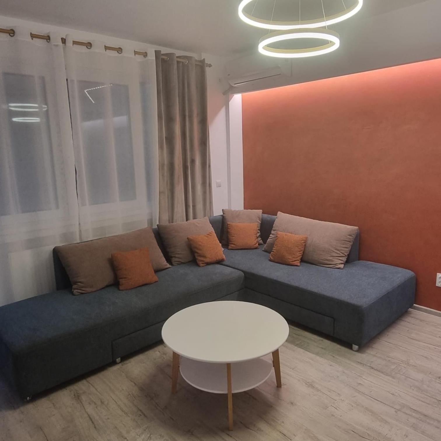 Central View Apartment 데바 외부 사진