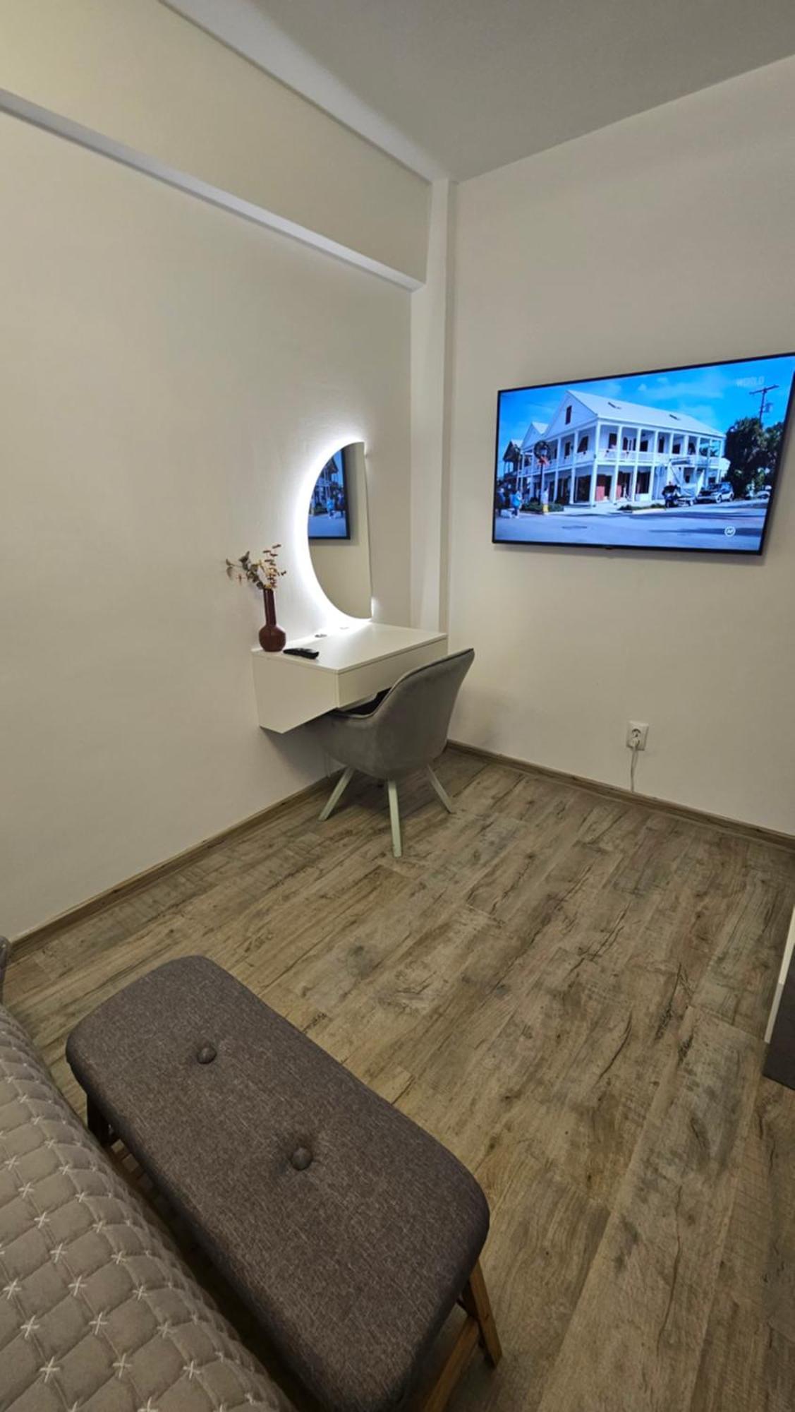 Central View Apartment 데바 외부 사진